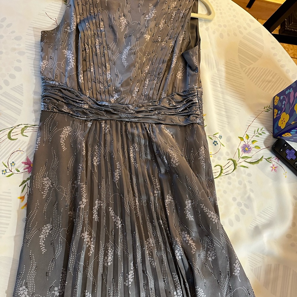 Brooks Brothers Elegant Gray Midi Dress